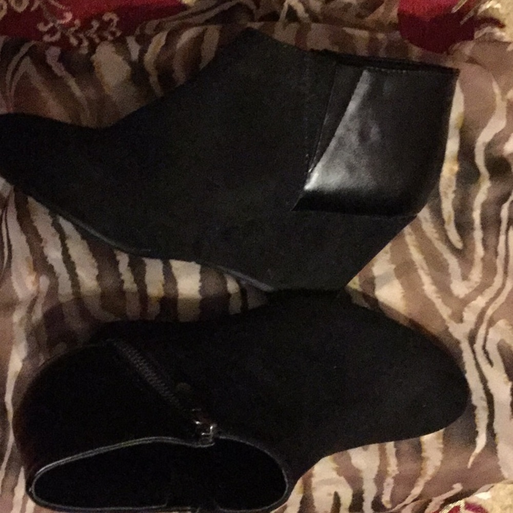 Boots - Picture 5 of 5